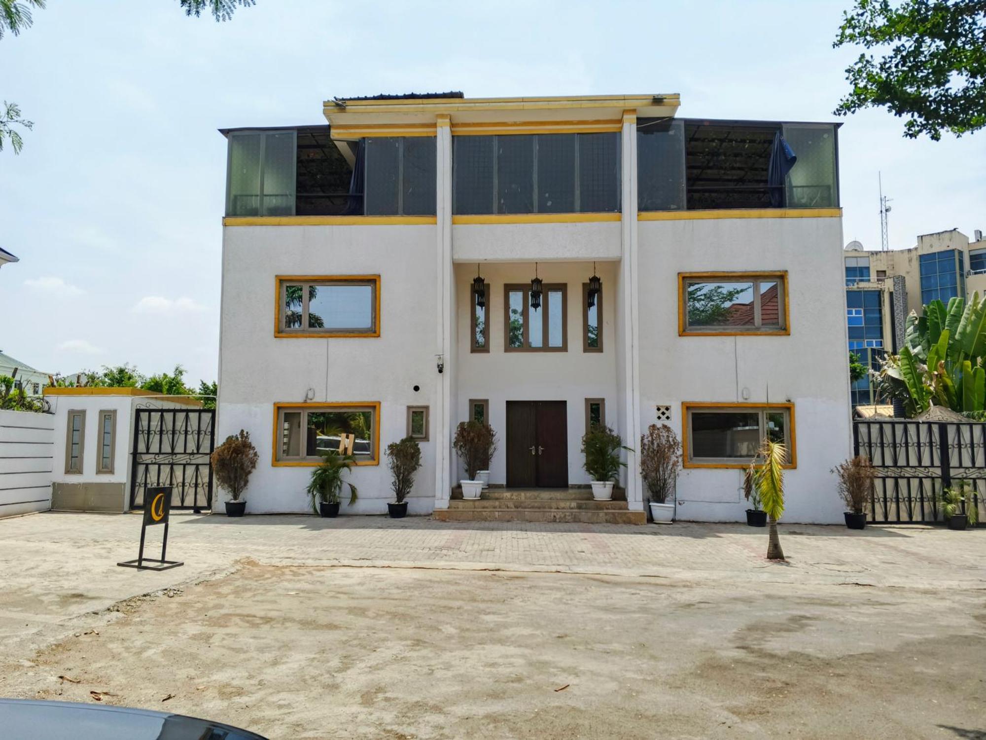 Hotel Nuit De Paris Abuja Exterior foto