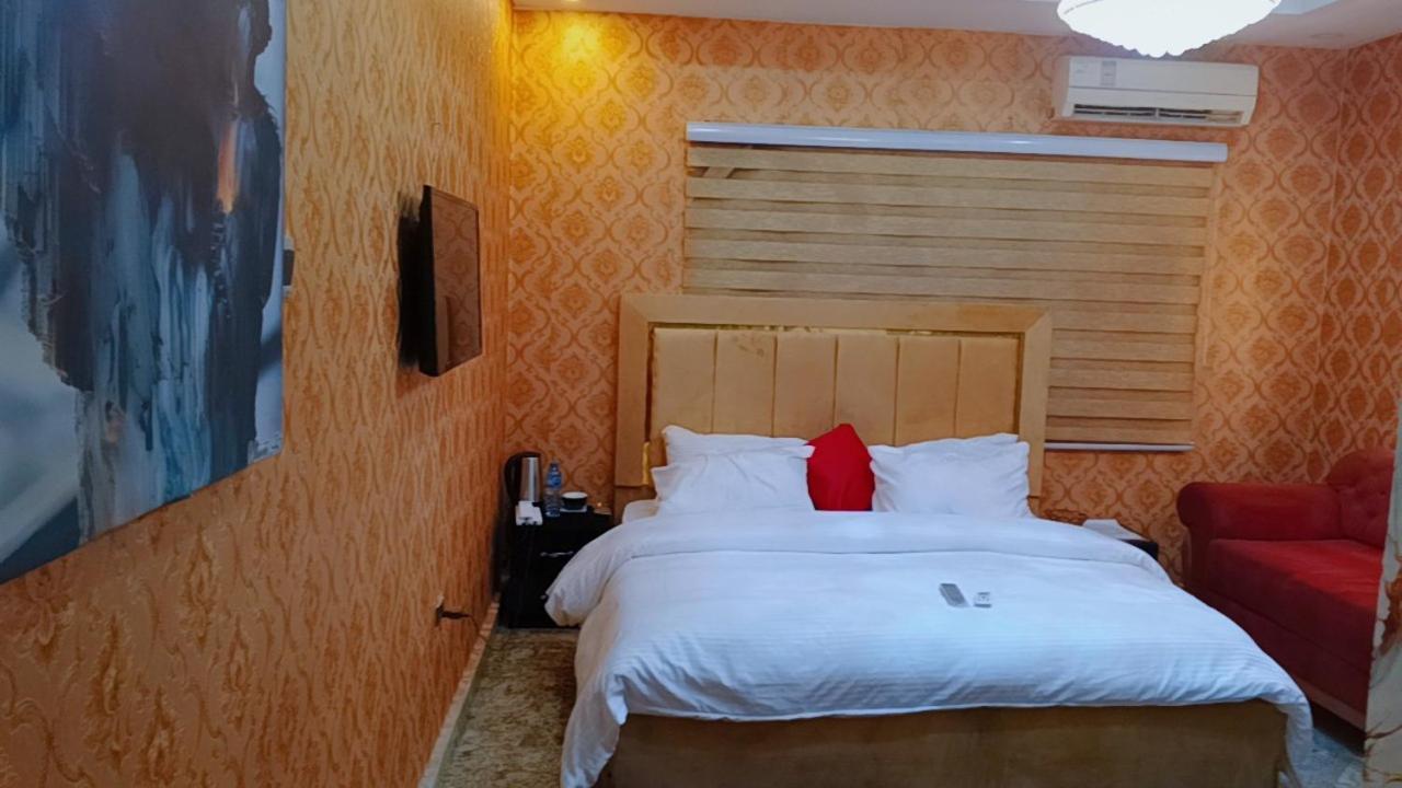Hotel Nuit De Paris Abuja Exterior foto