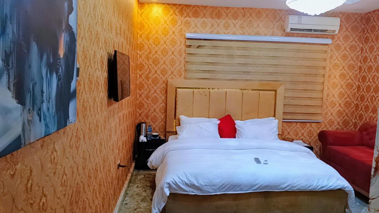 Hotel Nuit De Paris Abuja Exterior foto